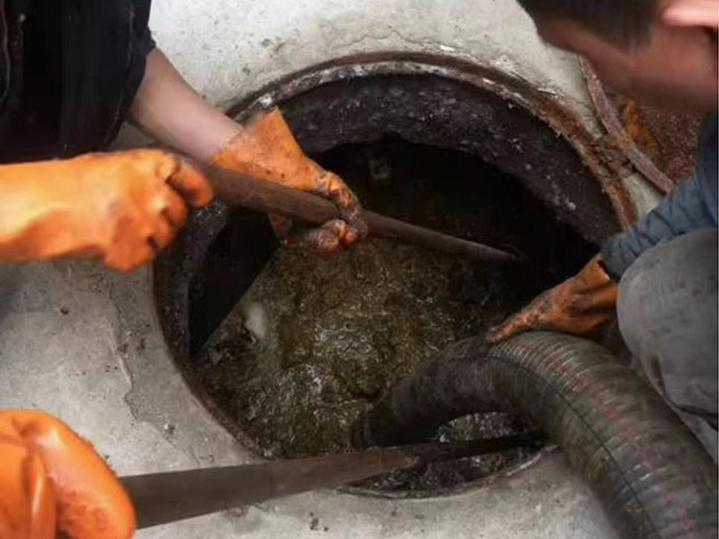 高青清理化粪池时如何避免沼气的危害?